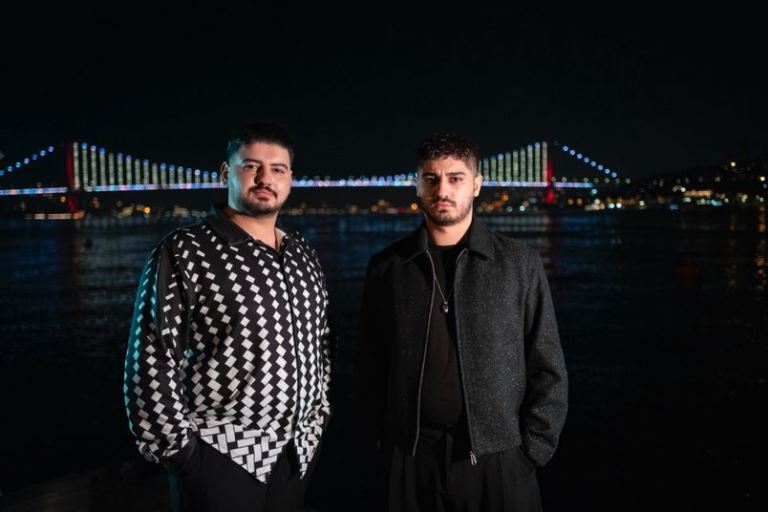 Konservatuarl� Karde�ler Benim Hayat�m ile Dikkat Çekti